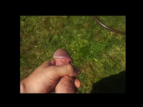 ❤️ Keçika germ di bexçeyek havînê de pisîka xwe ya pembe diqelişe û bi şuştinê dixe. Porno vk li porno ku.nullscripts.top ❤