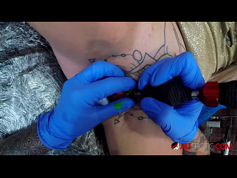 ❤️ Keçika pir tattookirî Sully Savage tattooek li ser klîtorê xwe kir. Porno vk li porno ku.nullscripts.top ❤